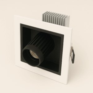 SPOT ALETADO 1XE27 PRETO/BRANCO