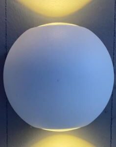 ARANDELA LED GLOBO 2 FACHOS BRANCO