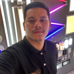 André
